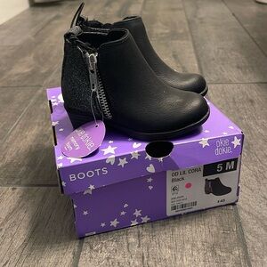 NWT Okie Dokie Black Boots - size 5
